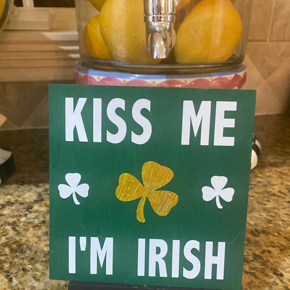 Decoration for tier tray